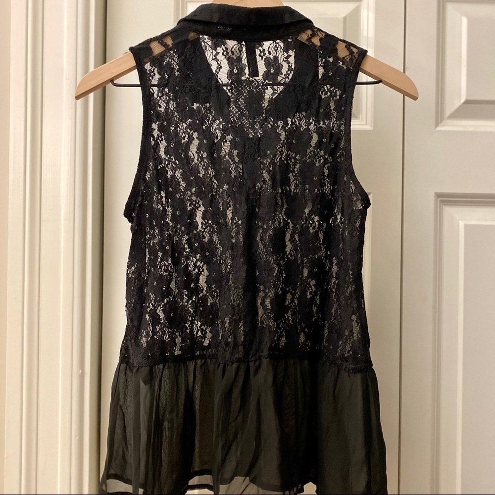 H&M | Sleeveless Lace Button-Up Top - Picture 7 of 9